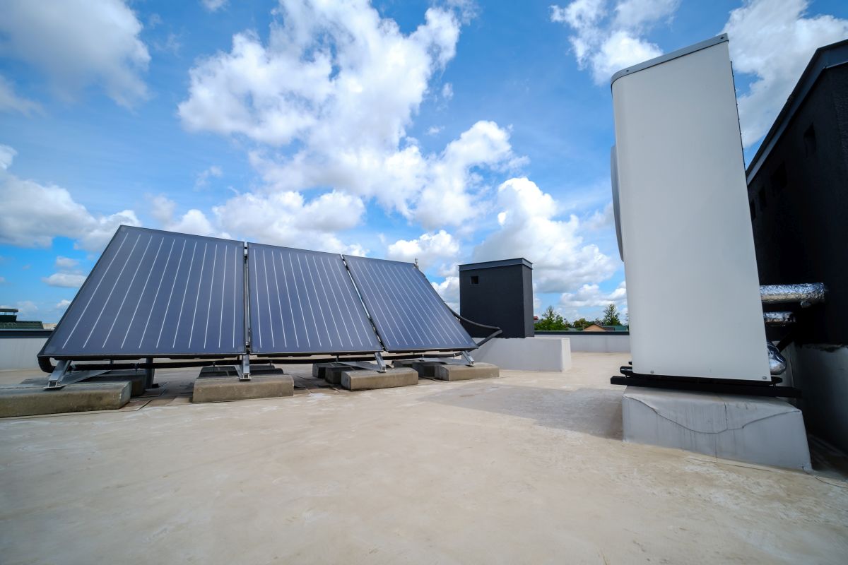 Heat pump and solar collector on the roof